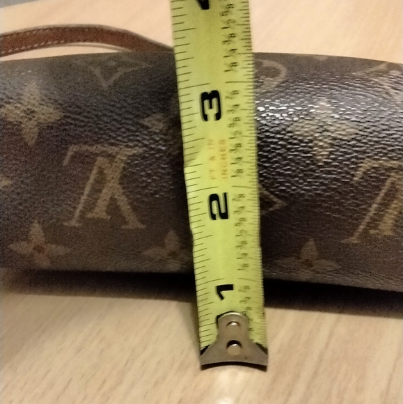 Genuine Louis Vuitton Monogram Cosmetic Pouch - Picture 5 of 16